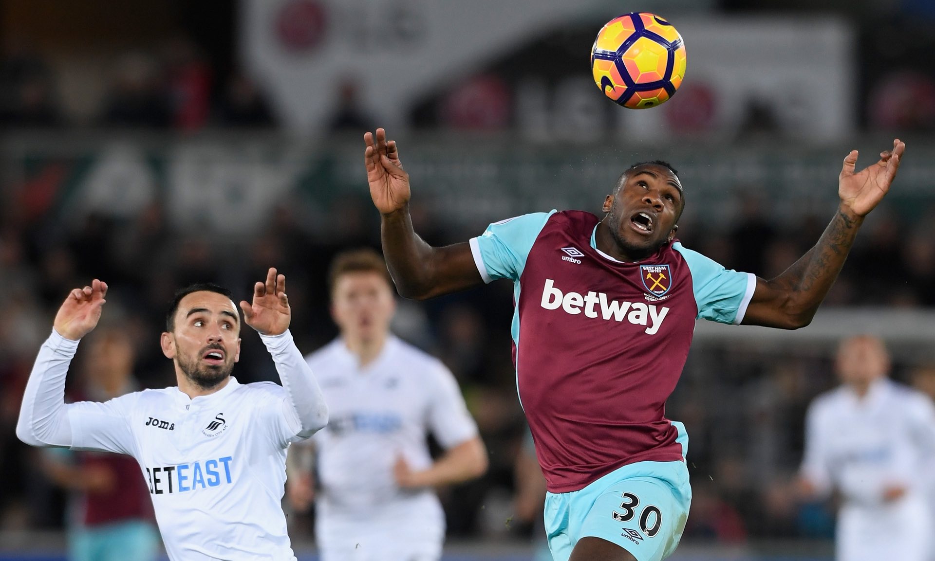 的中场支柱 的中场支柱