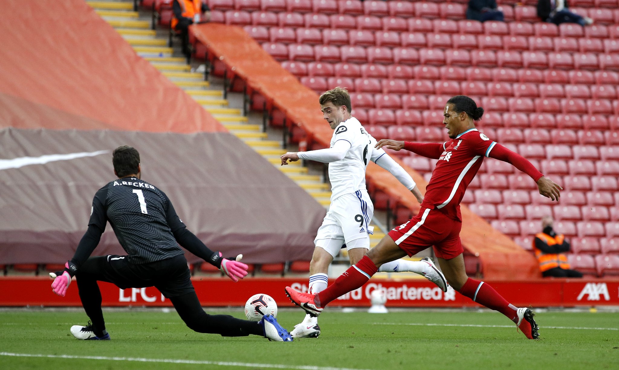 更依赖于团 更依赖于团